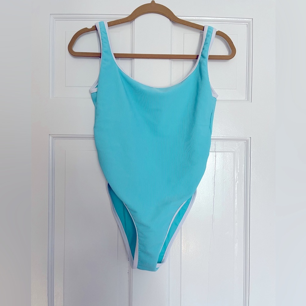 LAINSNOW Sea/Teal One Piece! Size Medium with OG Straps